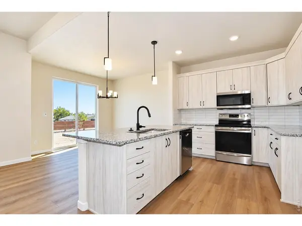 1051 Crown Sparrow, Johnstown, CO 80534