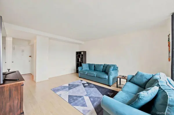 33-65 14th ST #5A, Astoria, NY 11106
