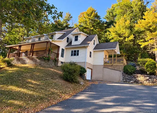 20 Rustic Hills RD, Westbrookville, NY 12785
