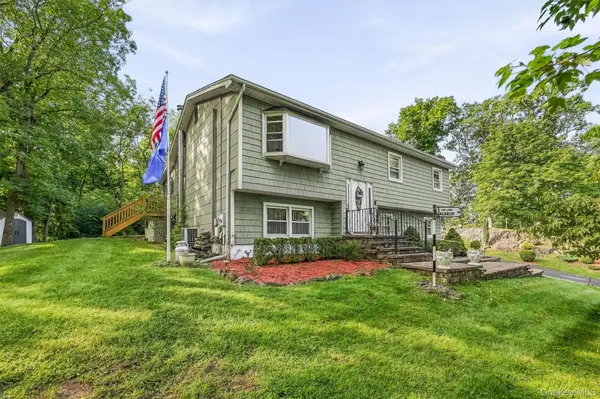64 Forest Glen RD, Valley Cottage, NY 10989