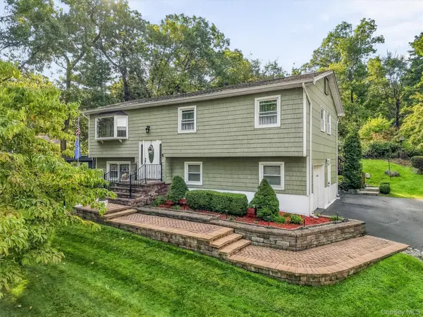 64 Forest Glen RD, Valley Cottage, NY 10989