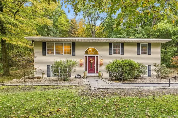 48 MacFarlane RD, Wappingers Falls, NY 12590