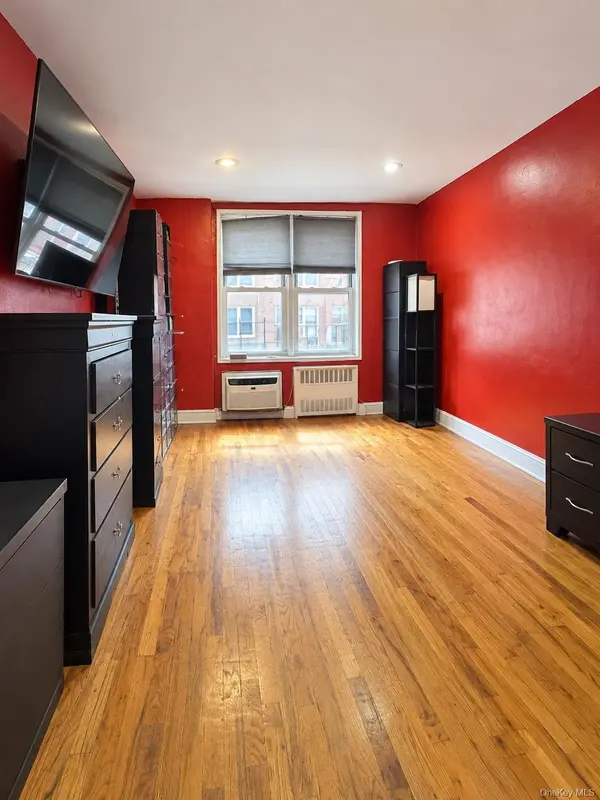 86-16 60th AVE #4Q, Elmhurst, NY 11373