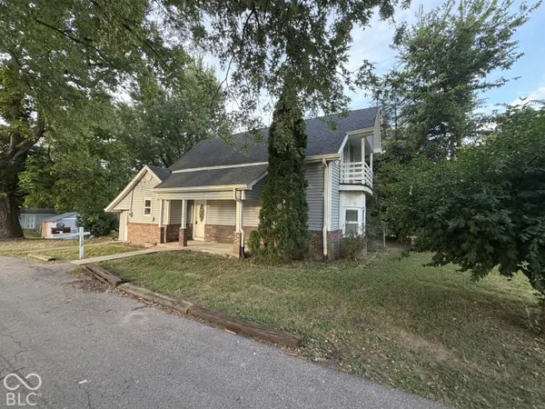 207 E Park ST, Trafalgar, IN 46131
