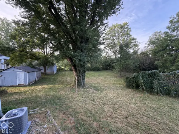 207 E Park ST, Trafalgar, IN 46131