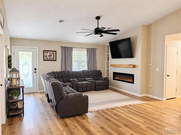 16420 Twilight DR, St Robert, MO 65584