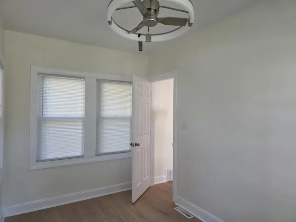 418 Hull CT, Waukegan, IL 60085