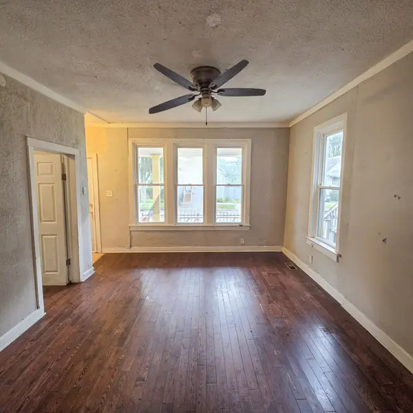 11566 S Lafayette AVE, Chicago, IL 60628