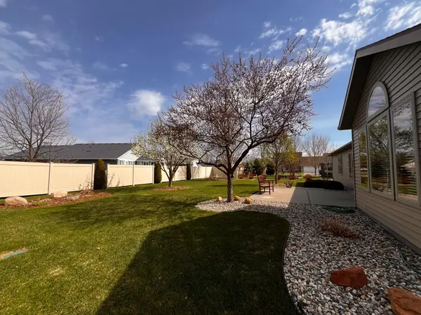 5723 Glenview LN, Saint Cloud, MN 56303