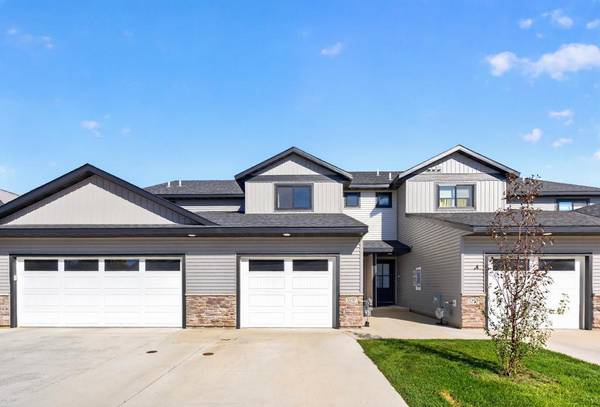 5237 Harvest Square PL NW, Rochester, MN 55901