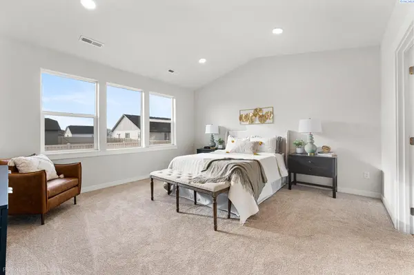 7015 W 24th Ave., Kennewick, WA 99338