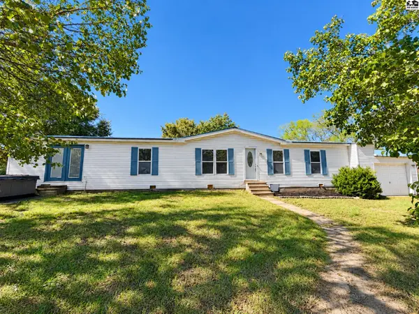 10307 E 4th Ave, Hutchinson, KS 67501