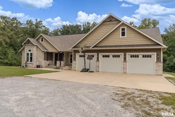 907 Laminack RD, Carterville, IL 62918