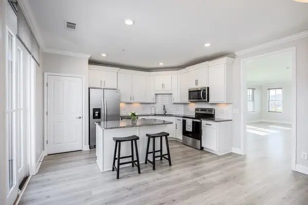 8086 Berry Farms Xing #240, Franklin, TN 37064