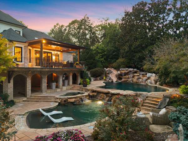 1070 Vaughn Crest Dr, Franklin, TN 37069
