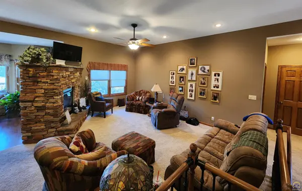 2203 Deerbrook Lane, Emporia, KS 66801