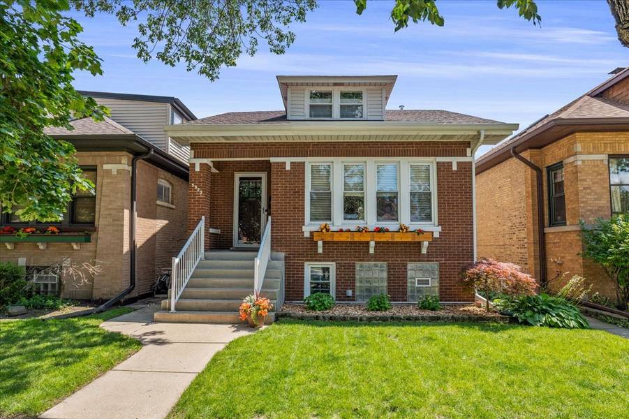 5523 W Pensacola AVE, Chicago, IL 60641