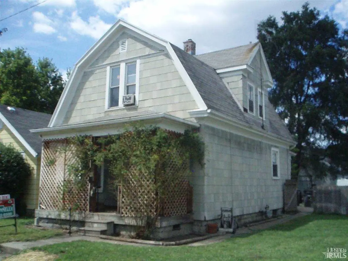 938 Herman ***, Fort Wayne, IN 46808