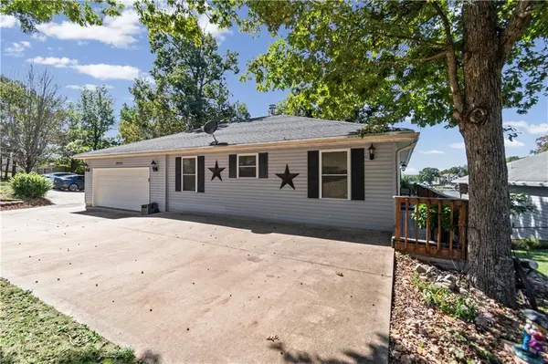 28233 Oxbow DR, Warsaw, MO 65355