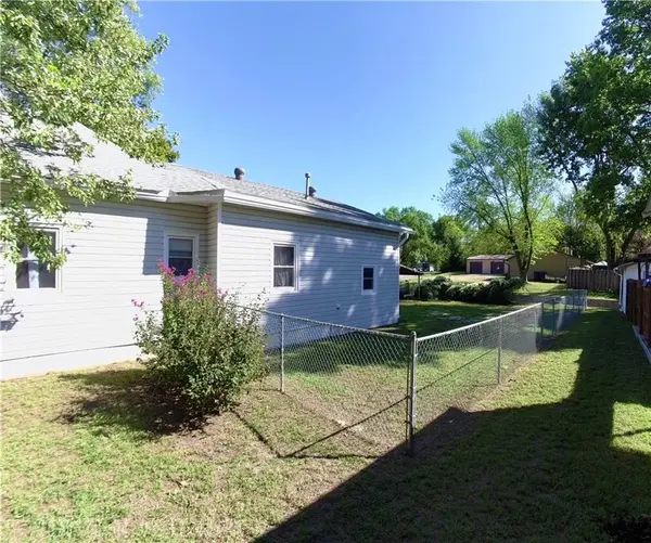 901 W 4th ST, Chanute, KS 66720