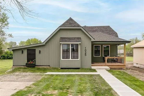 1025 Chestnut AVE, Osawatomie, KS 66064