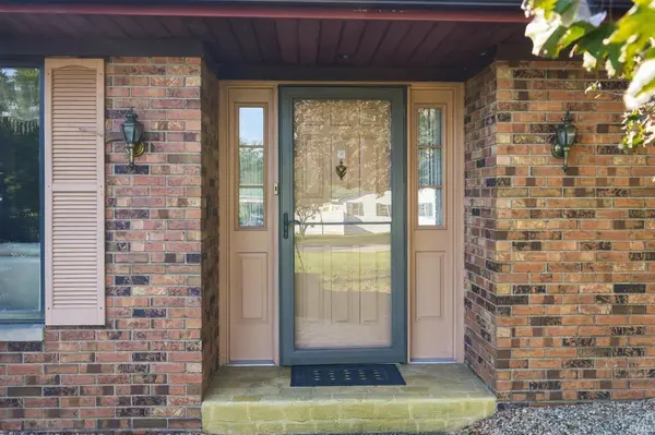 219 E Harvest LN, Petersburg, IN 47567-8843