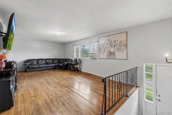 4 Great Oaks DR, New City, NY 10956
