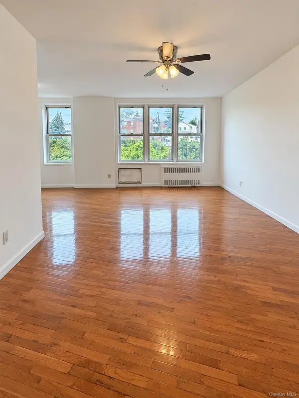 86-16 60th AVE #4D, Elmhurst, NY 11373