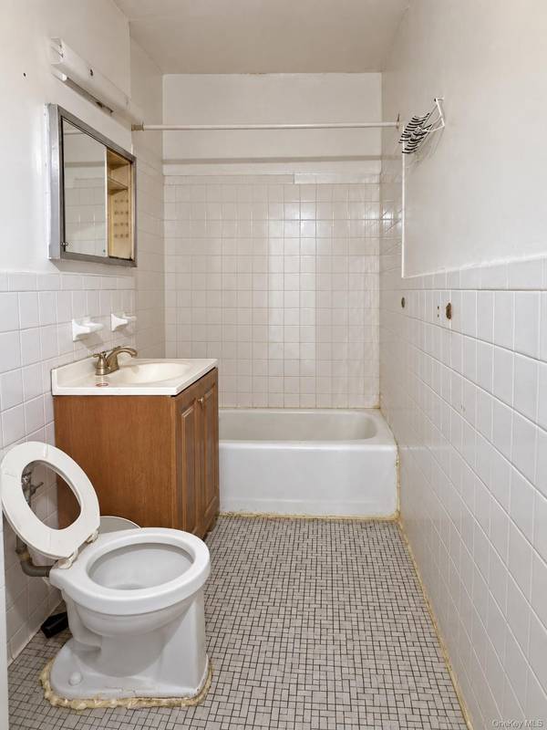 86-16 60th AVE #3J, Elmhurst, NY 11373