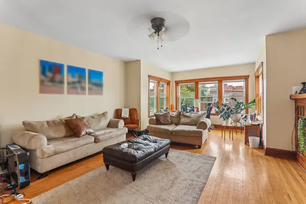 5126 W Cullom AVE, Chicago, IL 60641