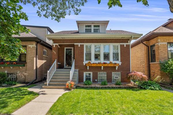 5523 W Pensacola AVE, Chicago, IL 60641