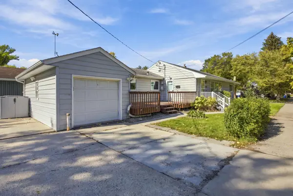 809 16th ST S, Fargo, ND 58103