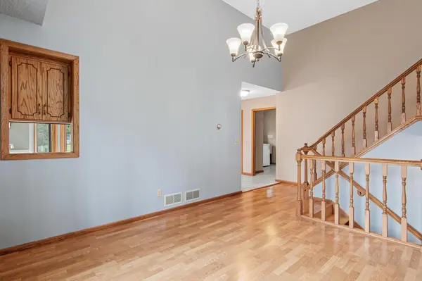 7400 W 112th ST, Bloomington, MN 55438