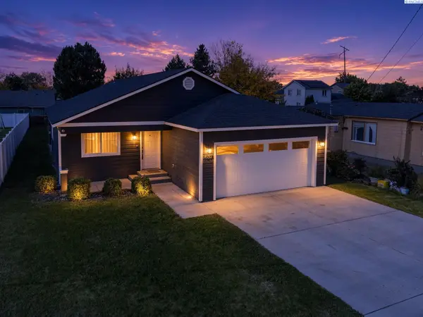 637 N 16th St, Sunnyside, WA 98944