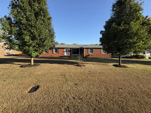 4005 McIntire Dr, Columbia, TN 38401
