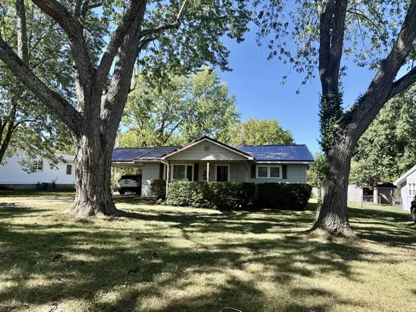 305 Cherry ST, Houston, MO 65483