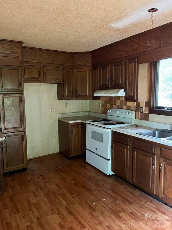 79 Starnes Cove RD, Asheville, NC 28806