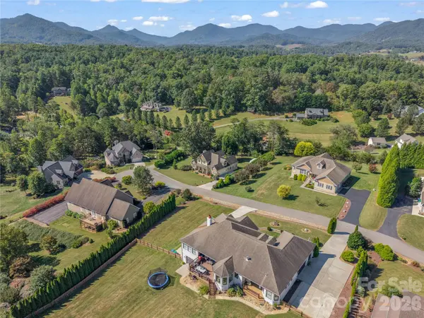 61 Mountain Shadows DR, Leicester, NC 28748
