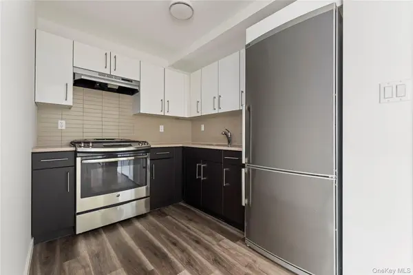 43-12 214 PL ## 3E, Bayside, NY 11361