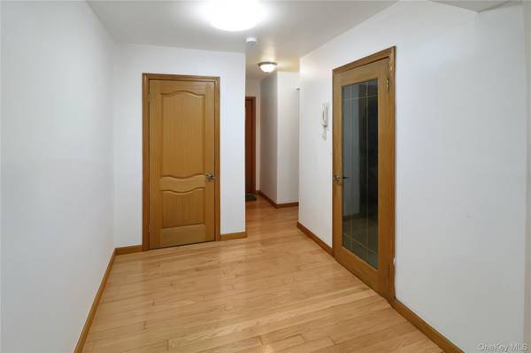 4125 Kissena BLVD #2T, Flushing, NY 11355