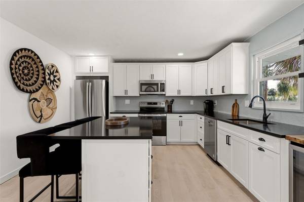1757 MOVA ST, Sarasota, FL 34231
