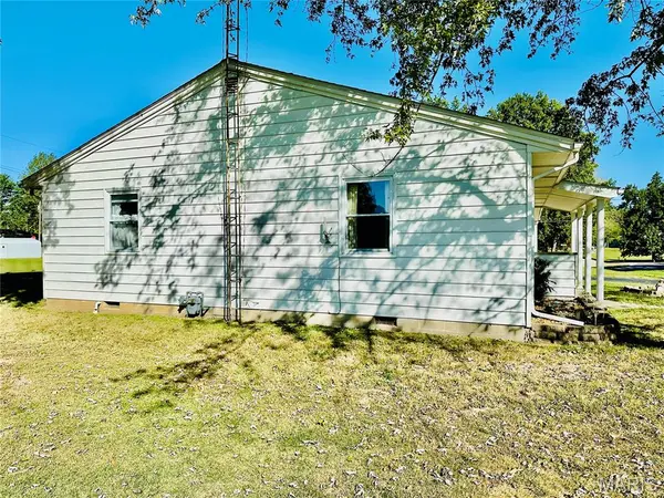 606 E Plum ST, Percy, IL 62272