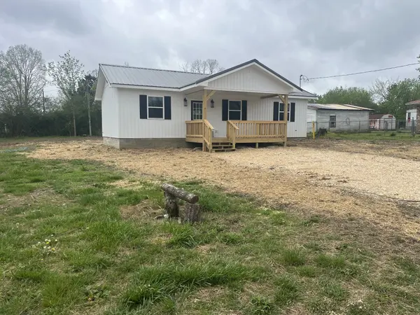 221 Ohio St, Collinwood, TN 38450