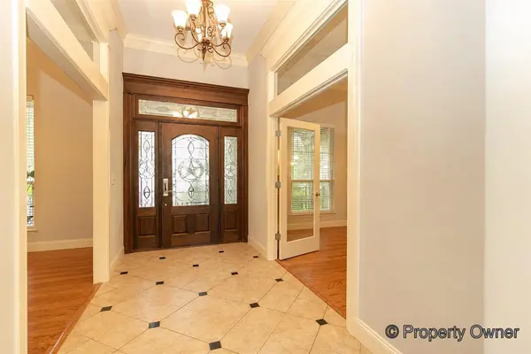 400 Bedford DR, Spicewood, TX 78669