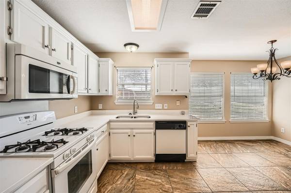 2813 Single Trace CT, Austin, TX 78728