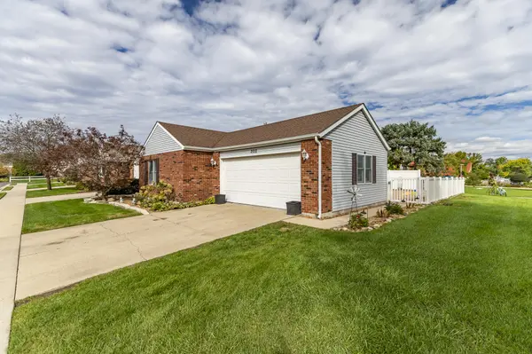 302 Amber LN, Lowell, IN 46356