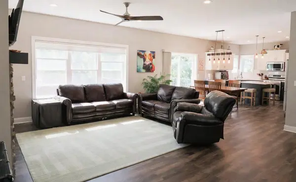 4859 Maple ST, Rockford, MN 55373