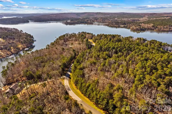 642 Whisper Lake DR, New London, NC 28127
