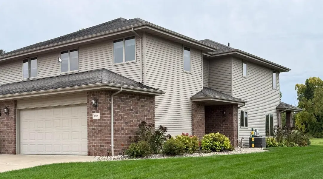 1315 CHERRY ST, Kaukauna, WI 54130