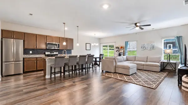 210 Triple Crown Ct, Shelbyville, TN 37160